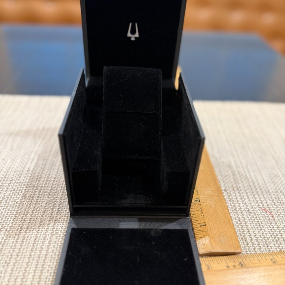 Bulova Watch Box - Picture 4 of 4